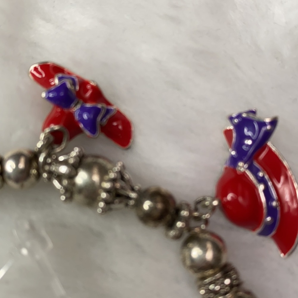 Red Hat Society Charm Bracelet One Size - Picture 3 of 9